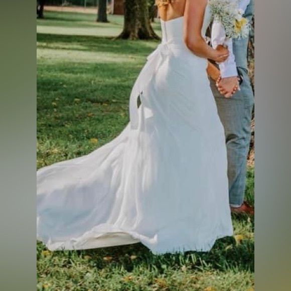 Size 12 ivory strapless wedding dress - Picture 7 of 9
